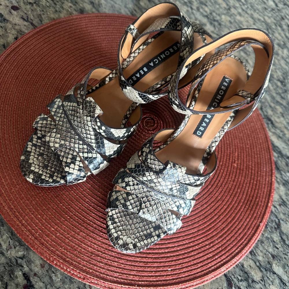 Veronica Beard Charley Sandals – Snake Embossed 🐍